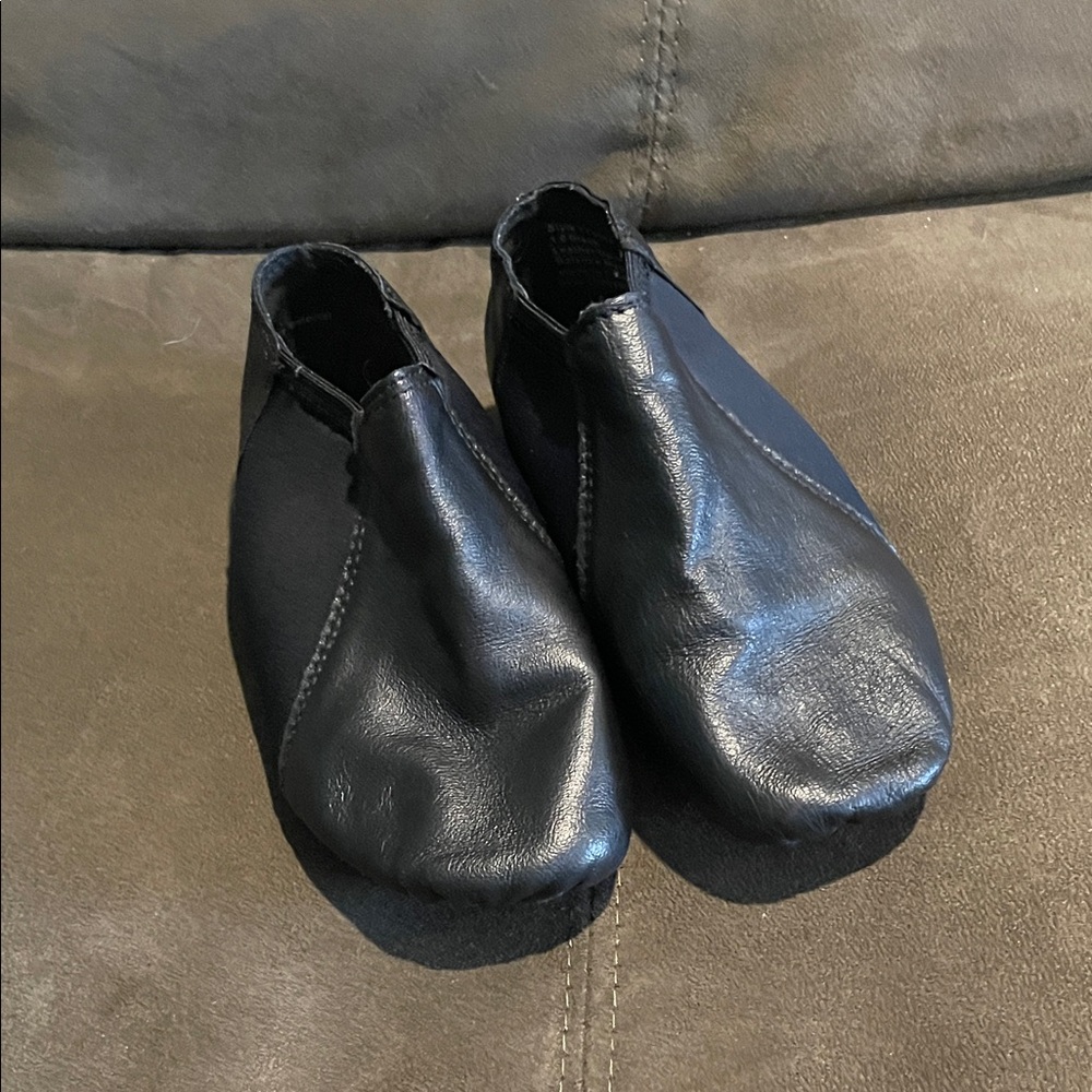 Kids Black Jazz Shoes (Please read description for sizing!)